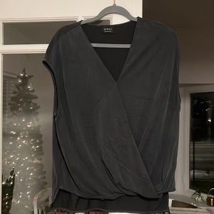 Press cap sleeve top